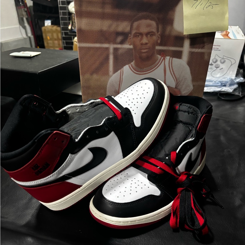 Nike Black and White Sneakers Iconic Design